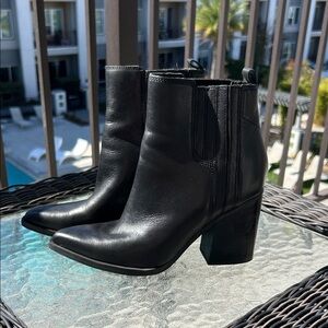 Marc Fisher MLOSHAY Leather Ankle Boots